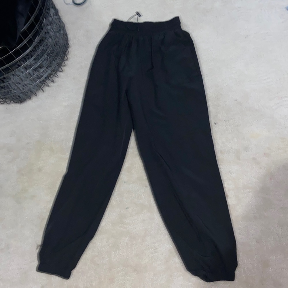 Lululemon black, joggers, size small pick up from house in Phoenix Az